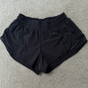 Black hotty hot 2.5 inch lululemon shorts basically new barely worn